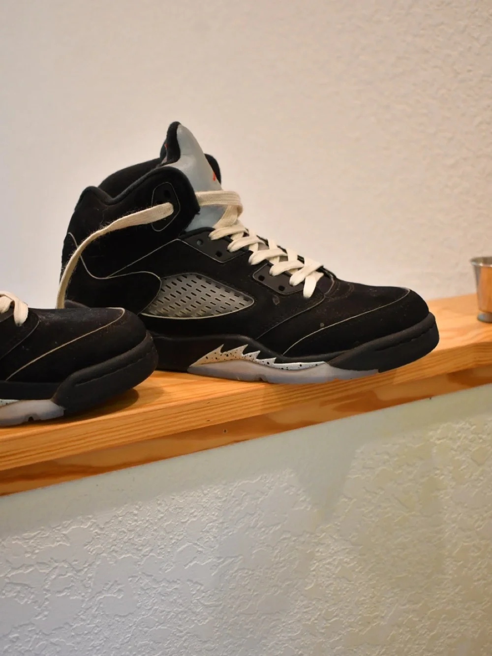 Nike Jordan Men's 5 Retro OG Black Metallic Reimagined Shoes 6.5Y